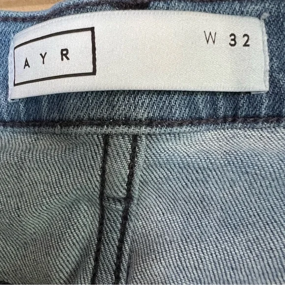 AYR All Year Round The Pop Straight Leg Jeans Sz 32 Light Wash Stretch USA Made